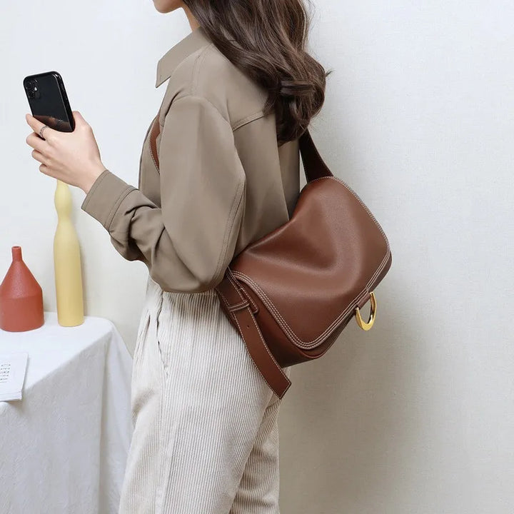 Nord Taschen | Tasche für Damen - Elegante Umhängetasche mit Goldakzent und viel Stauraum