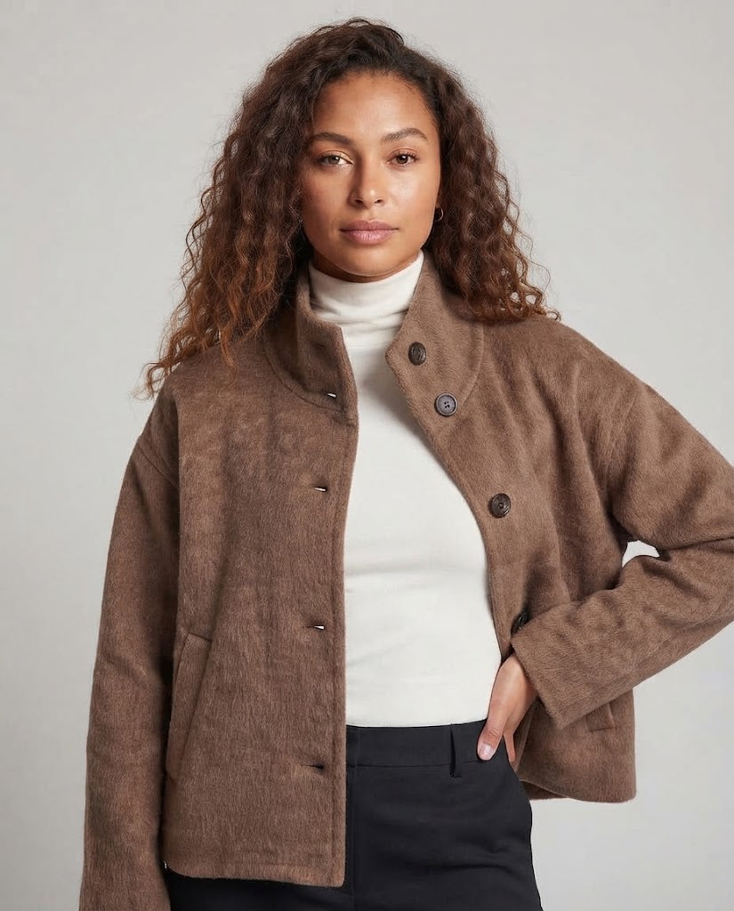 Damen Kurze Boxy-Jacke aus Woll-Alpaka-Mix mit hohem Stehkragen und überschnittenen Ärmeln Nord Taschen