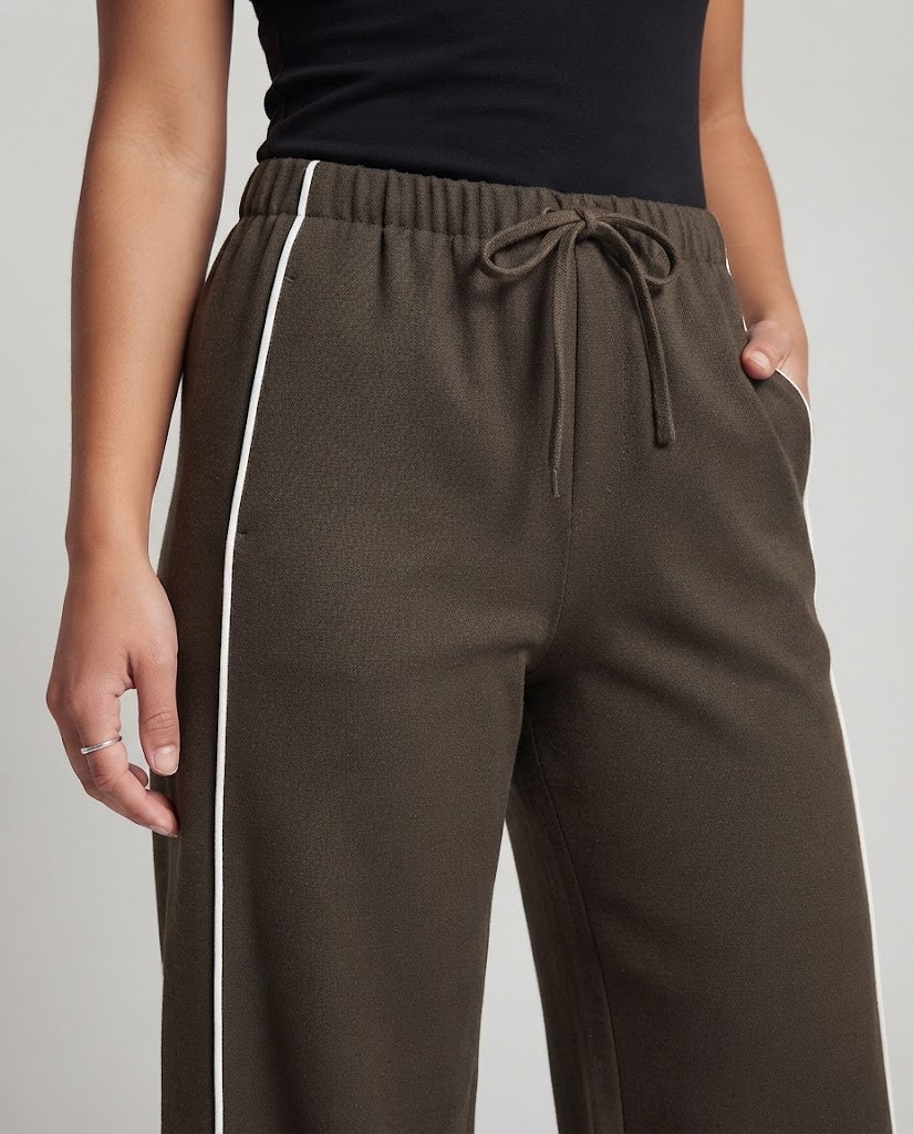 Damen Weite Lounge-Hose mit Kordelzug und seitlichen Kontraststreifen Nord Taschen