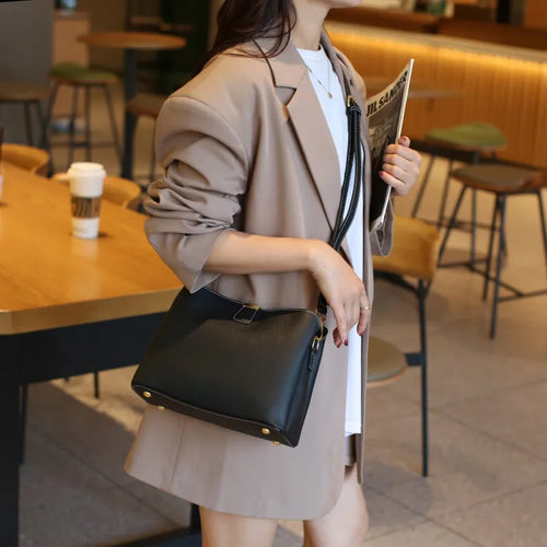 Nord Taschen | Umhängetasche für Damen - Geräumige Tasche mit verstellbarem Trageriemen und stilvollem Design