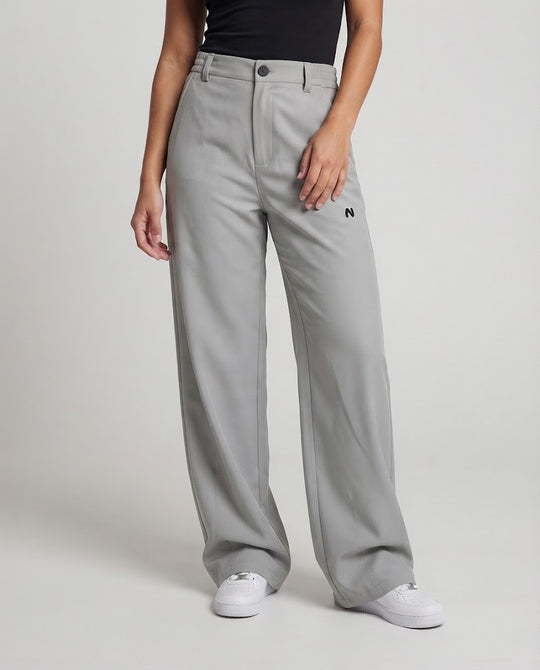 Damen Extraweite High‑Waist Palazzohose mit elastischem Seitenbund, verdeckter Verschluss und minimalistischer Logostickerei Nord Taschen
