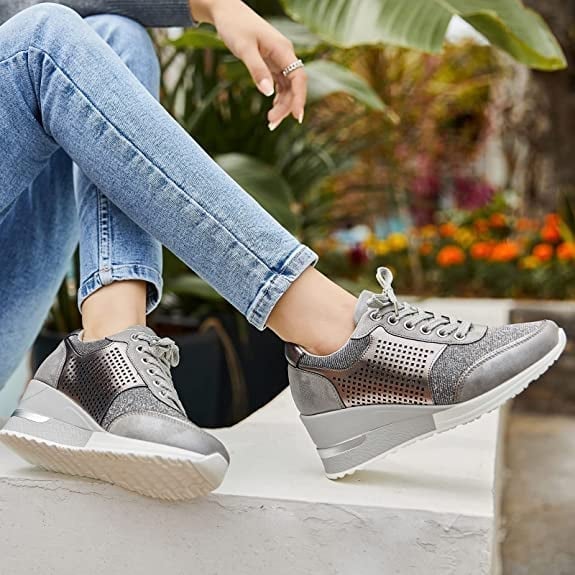 Orthopädische Sneakers mit hohen Absatz und Keilabsatz - Arvani