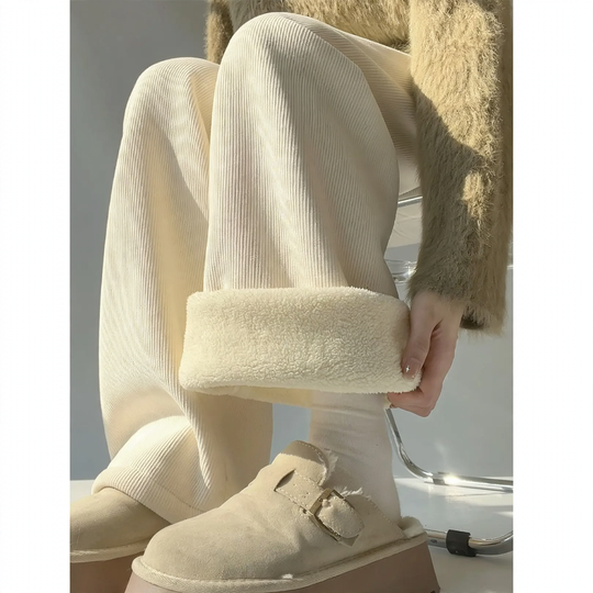 Damen-Cordhose mit Lammfleece-Futter