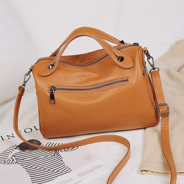 Damen modische Handtasche mit auffälligen Nieten und abnehmbarem Schulterriemen Nord Taschen
