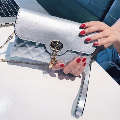 Damen Clutch-Tasche mit eleganter Steppung und praktischer Kette Nord Taschen