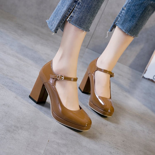 Damen Hochwertige Absatzpumps mit eleganter Riemen-Detailierung Nord Taschen