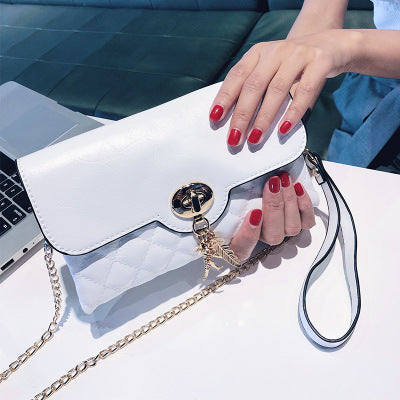 Damen Clutch-Tasche mit eleganter Steppung und praktischer Kette Nord Taschen