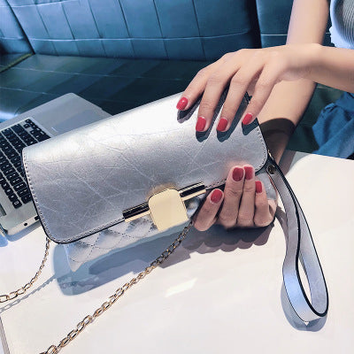 Damen Clutch mit elegantem Kettenverschluss Nord Taschen