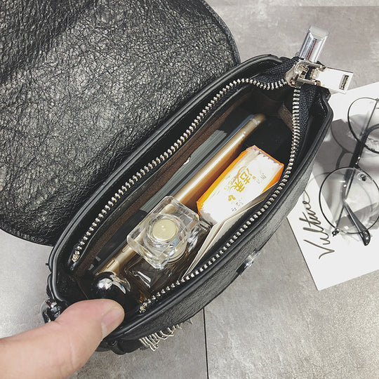Damen Clutch-Tasche mit funkelnden Strassverzierungen und trendigen Fransen Nord Taschen