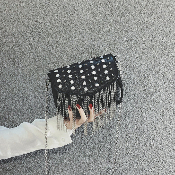 Damen Clutch-Tasche mit funkelnden Strassverzierungen und trendigen Fransen Nord Taschen