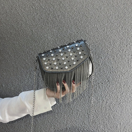 Damen Clutch-Tasche mit funkelnden Strassverzierungen und trendigen Fransen Nord Taschen