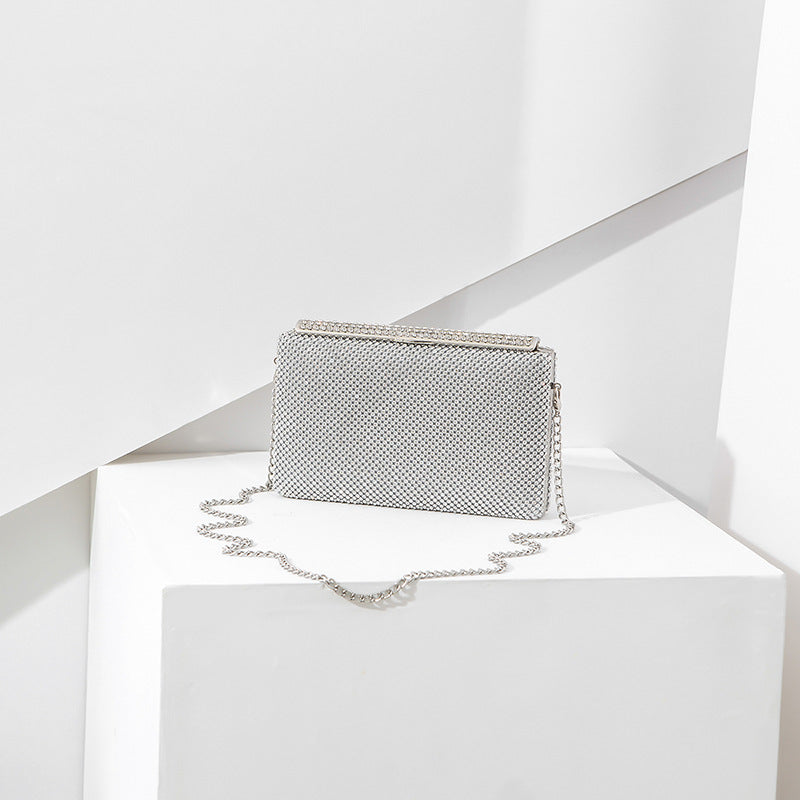Damen Clutch-Tasche mit funkelnden Applikationen und verstellbarem Kettenriemen Nord Taschen