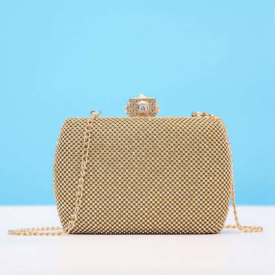Damen Clutch mit funkelnden Strasssteinen und eleganter Kettenverzierung Nord Taschen