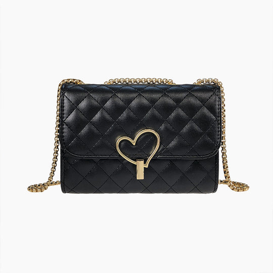 Damen Clutch mit Herzen-Detail und eleganter Kettenapplikation Nord Taschen