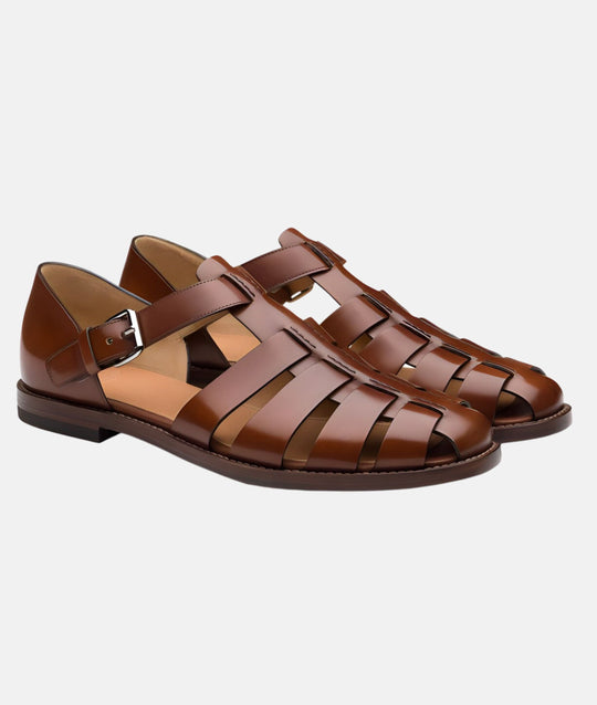 Modische Sandalen mit Riemen und einem eleganten Schnitt