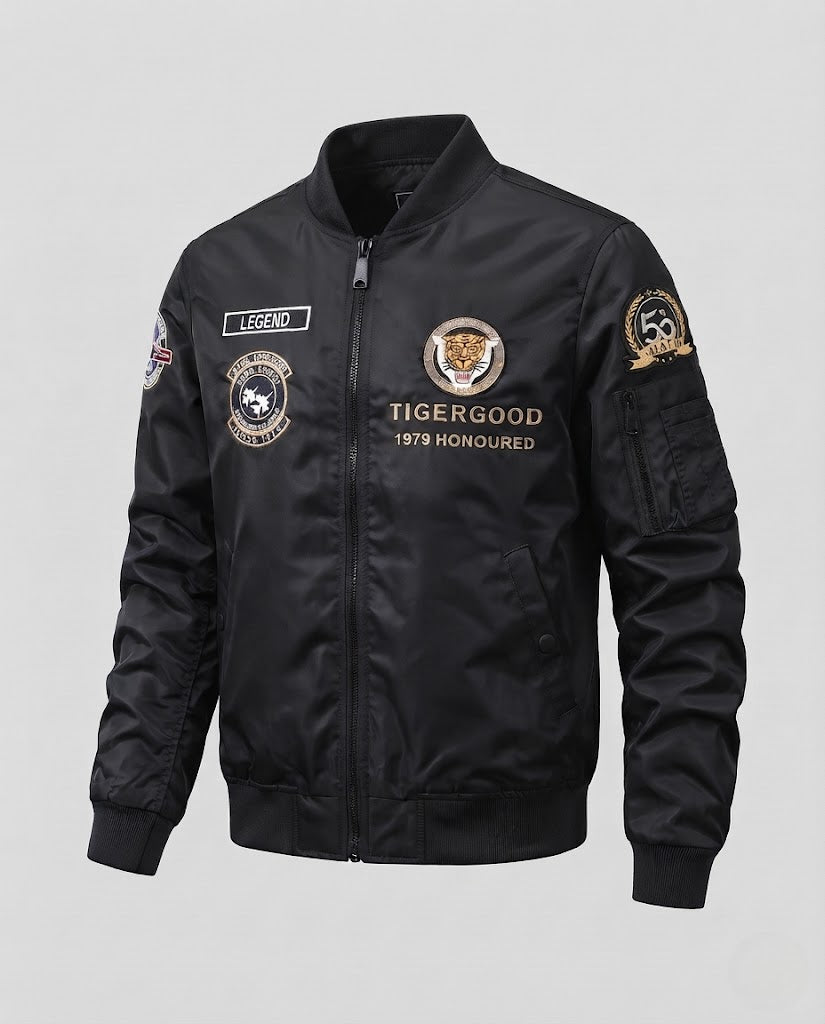 Herren Bomberjacke mit gestickten Patches, wattierter Thermofütterung und Ärmeltasche Nord Taschen