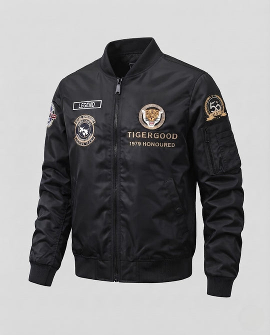 Herren Bomberjacke mit gestickten Patches, wattierter Thermofütterung und Ärmeltasche Nord Taschen