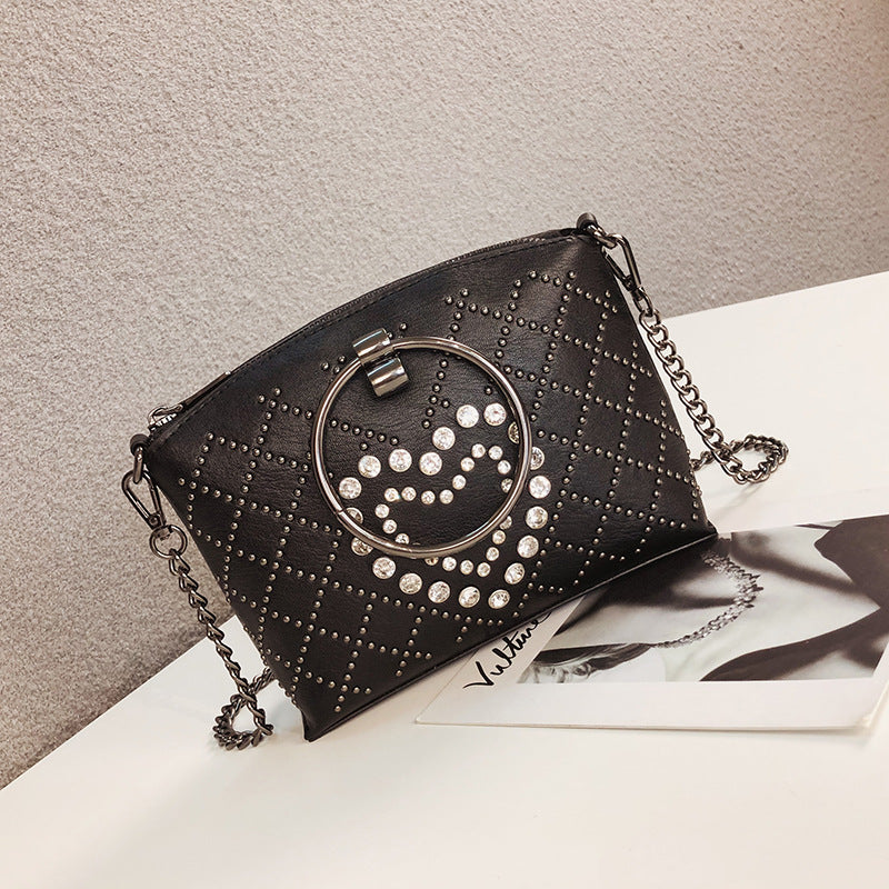 Damen Designer Umhängetasche mit glamourösem Herzdesign Nord Taschen