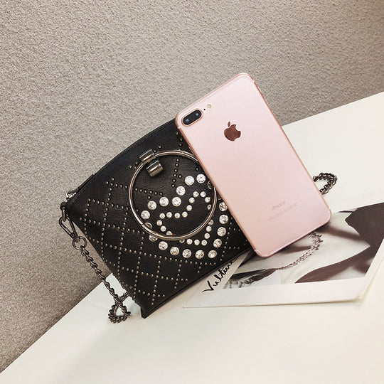 Damen Designer Umhängetasche mit glamourösem Herzdesign Nord Taschen