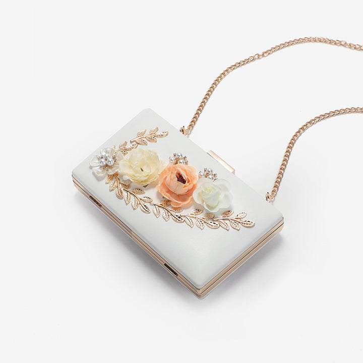 Damen Clutch-Tasche mit Blumenapplikationen und eleganten Details Nord Taschen
