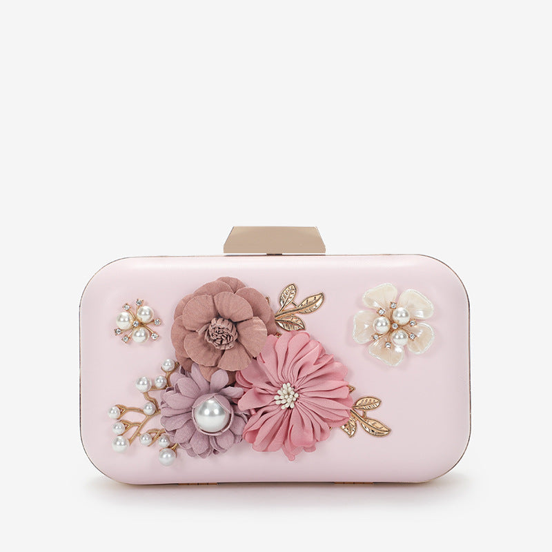 Damen Clutch mit floralen Applikationen und elegantem Kettenverschluss Nord Taschen