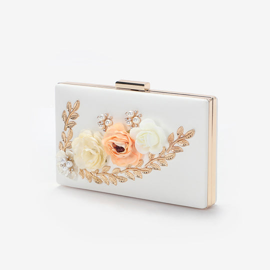 Damen Clutch-Tasche mit Blumenapplikationen und eleganten Details Nord Taschen