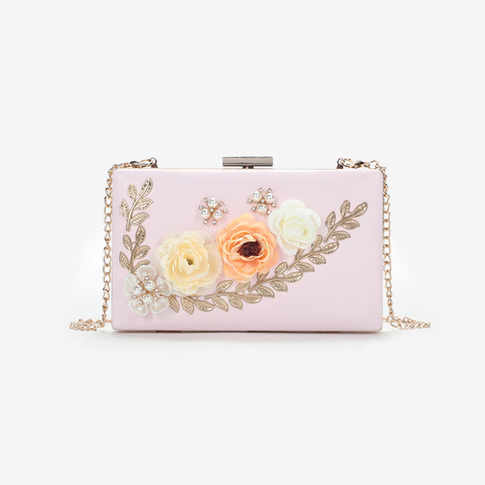 Damen Clutch-Tasche mit Blumenapplikationen und eleganten Details Nord Taschen