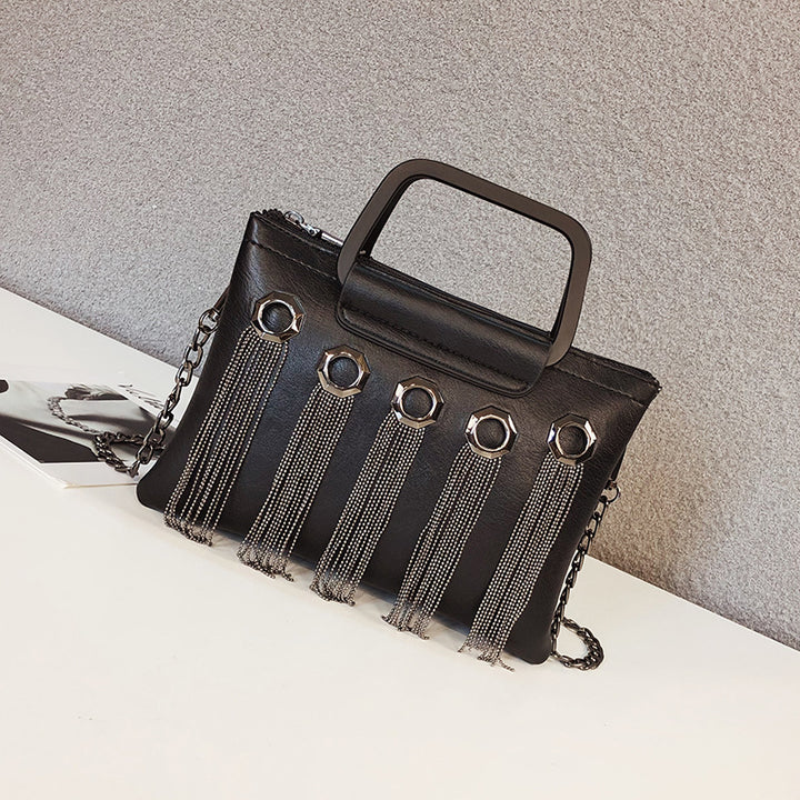 Damen modische Clutch-Tasche mit auffälligen Fransen und eleganten Akzenten Nord Taschen