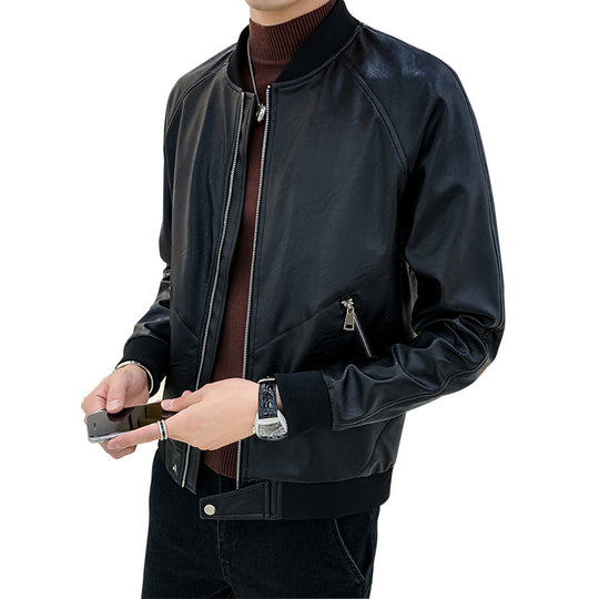 Herren Slim-Fit Kunstleder-Bomberjacke mit asymmetrischer Nahtführung, diagonalem Reißverschlusstaschen-Detail und Rippabschluss Nord Taschen