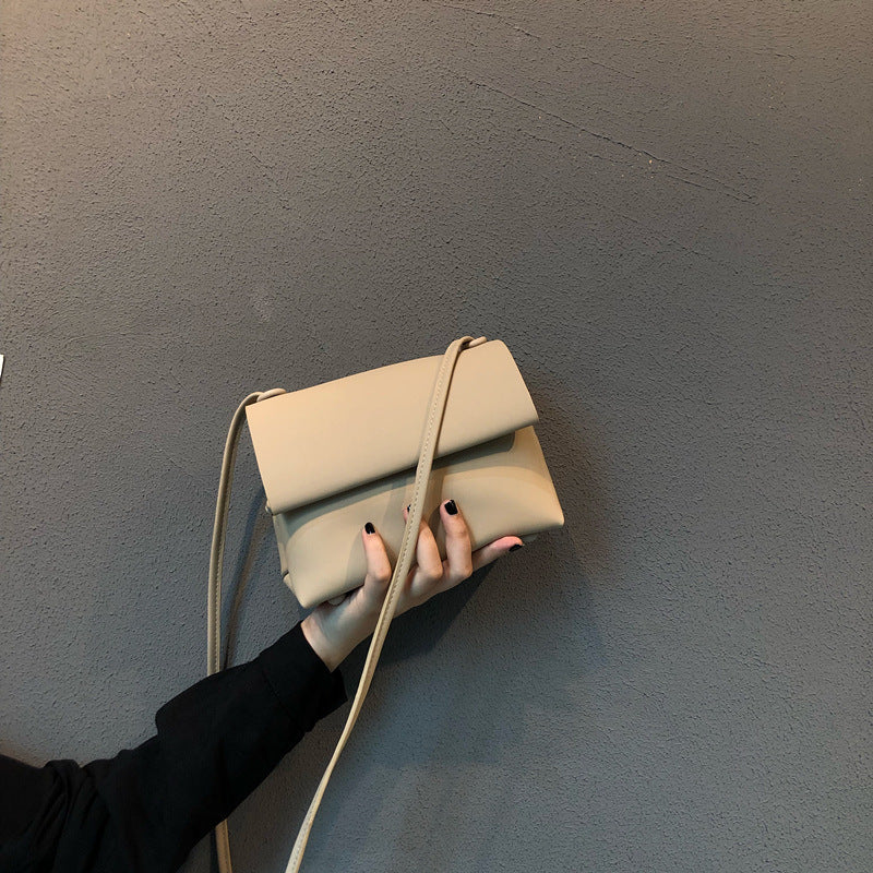 Damen Schultertasche mit funktionalem Klappdesign Nord Taschen