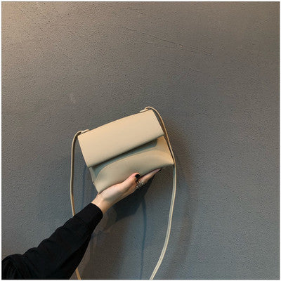 Damen Schultertasche mit funktionalem Klappdesign Nord Taschen