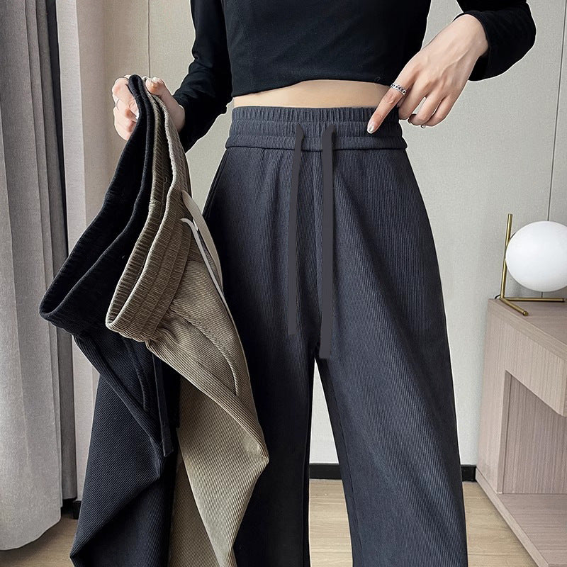 Gefütterte Cordhose mit weitem Bein