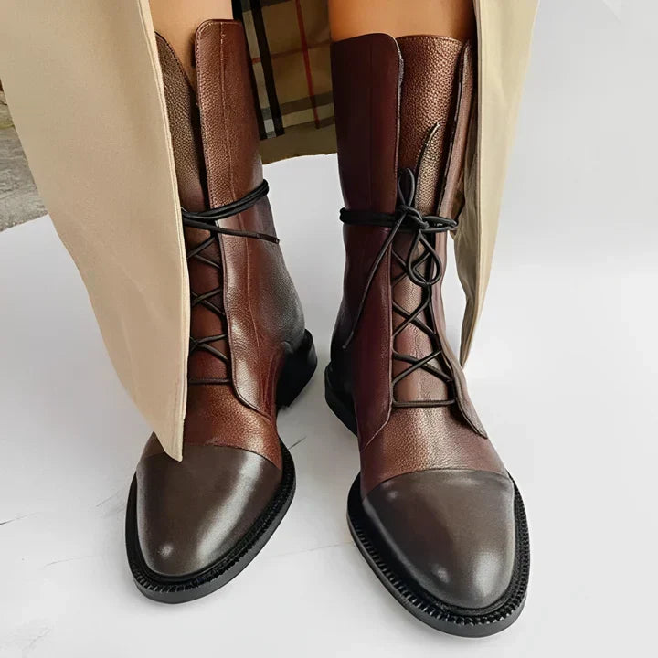 Klassische Damenstiefel aus Leder