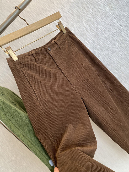 Damen-Cordhose mit vertikalen Streifen und geradem Bein