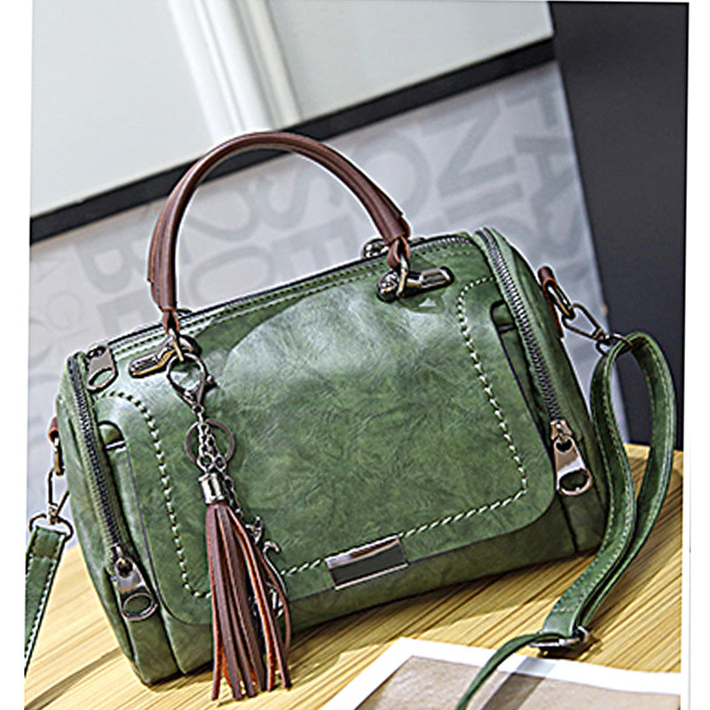 Damen Handtasche mit angesagten Details von Nord Taschen