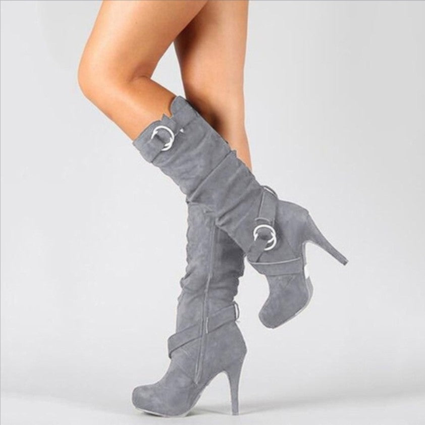 Damen  kniehohe Stiefel mit schmalem Stilettoabsatz, Plateau und dekorativen Metallringen Nord Taschen