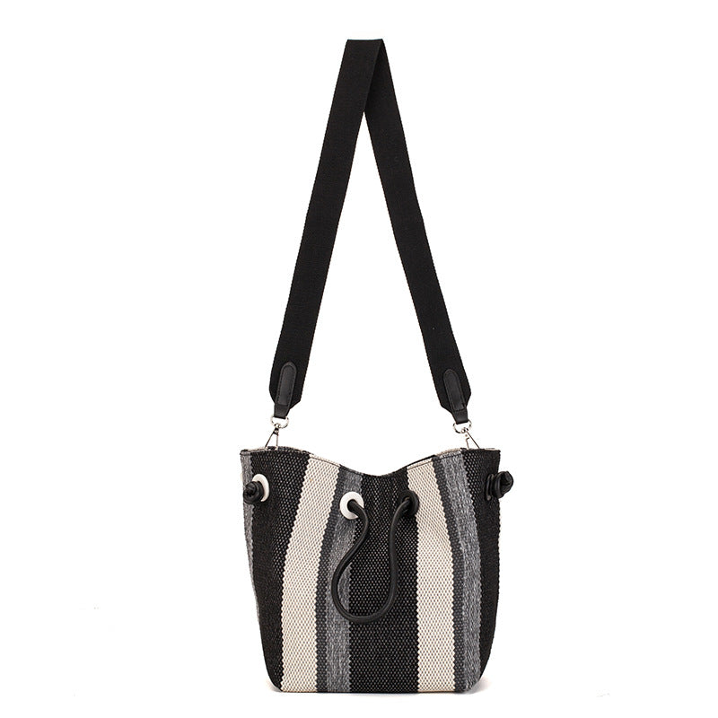 Damen Hobo-Tasche mit praktischem Kordelzug und strukturiertem Gewebe Nord Taschen