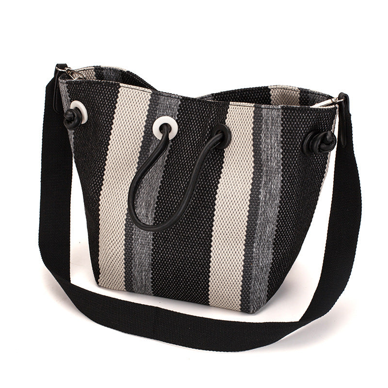 Damen Hobo-Tasche mit praktischem Kordelzug und strukturiertem Gewebe Nord Taschen