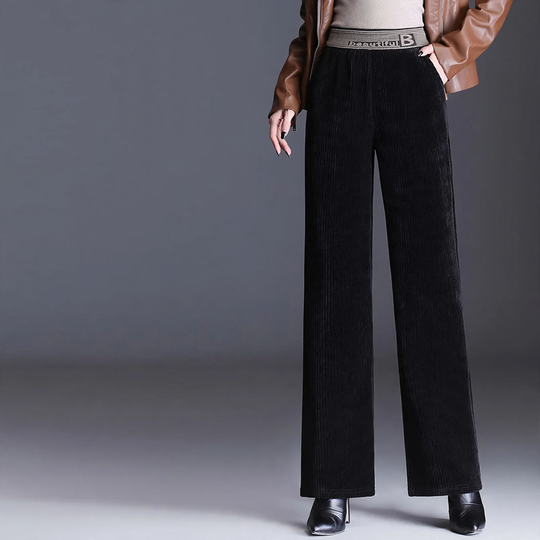 Gefütterte Damen-Cordhose mit hohem Bund