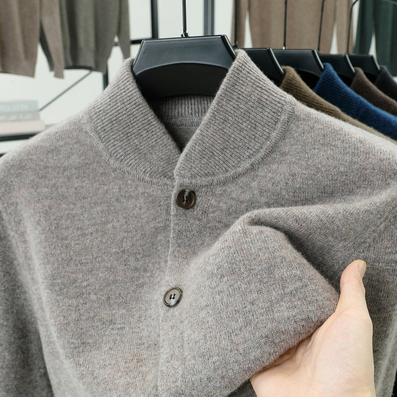 Herren-Strickjacke mit Stehkragen und Knöpfen