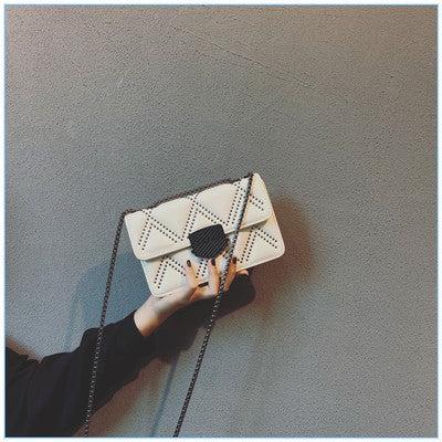 Damen Umhängetasche mit geometrischem Design und Kettenriemen Nord Taschen