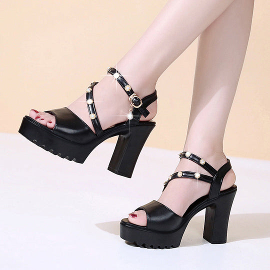 Damen Plattform-Sandalen mit dekorativen Riemen und Glamourösen Akzenten Nord Taschen