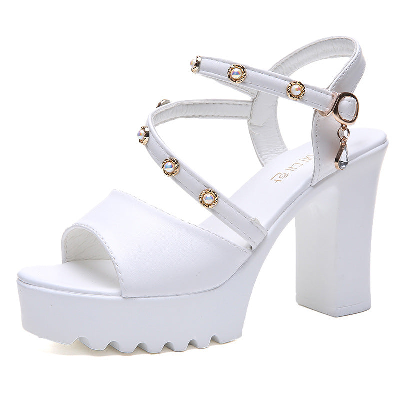 Damen Plattform-Sandalen mit dekorativen Riemen und Glamourösen Akzenten Nord Taschen