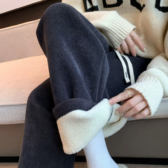 Damen-Cordhose mit Lammfleece-Futter