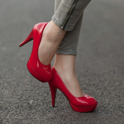 Damen Hochwertige Lackleder-Pumps mit komfortablem Plateau