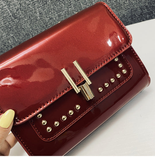 Damen Clutch-Tasche mit glamorous Oberfläche und eleganter Kettenverzierung Nord Taschen