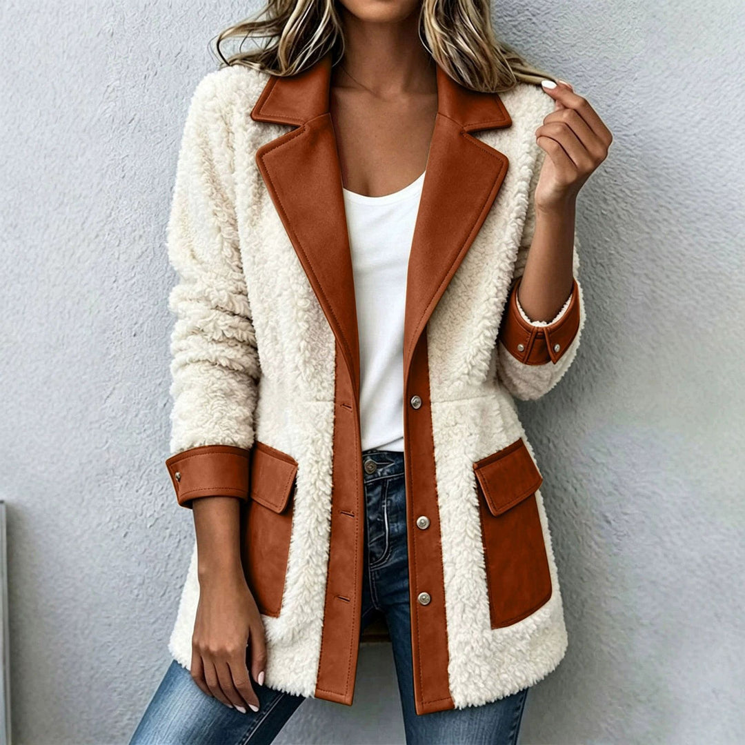 Lammfleece-Jacke mit Revers und Knopfleiste