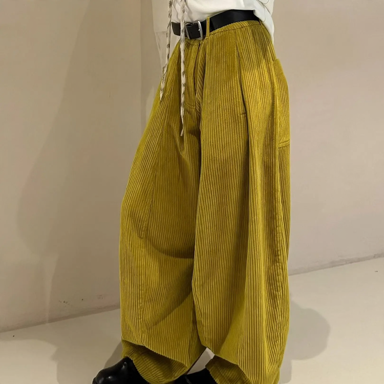 Damen-Cordhose mit weitem Bein in Gelb