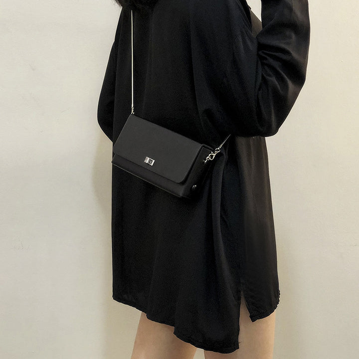 Damen Clutch-Tasche mit elegantem Klappenverschluss und innovativem Design Nord Taschen