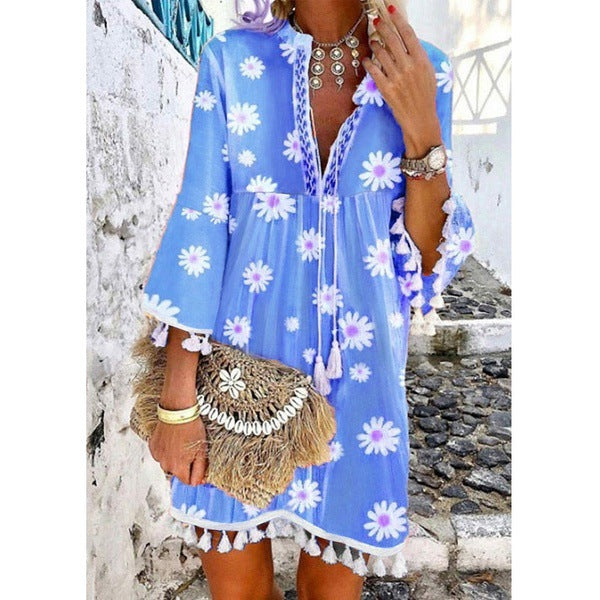 Damen Strandkleid mit floralen Motiven und Quastenverzierungen